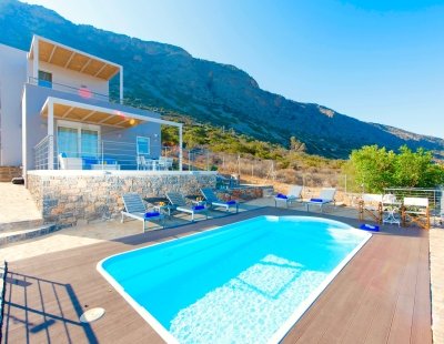 Villa in Elounda to rent
