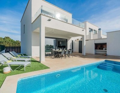 Villa rentals in Balearic Islands