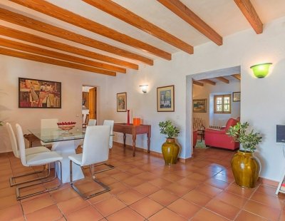 Book a villa holiday in Pollensa