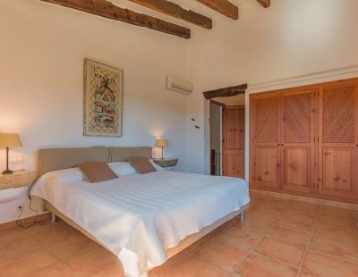 Book a villa in Spain