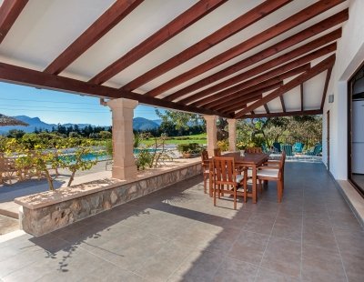 Book a villa in Alcudia