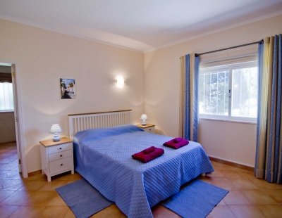 Book a villa in Almancil