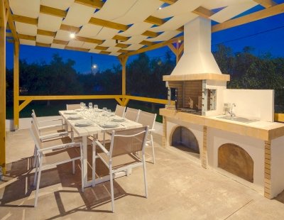 Book a villa in Laganas