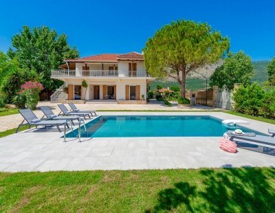 Villa holidays in Zakynthos Town