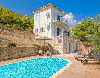 Villa in Keri to rent