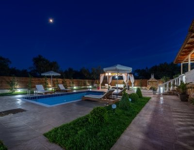 Book a villa in Greece