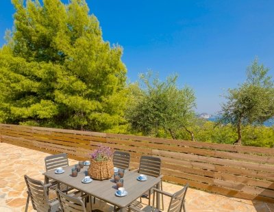 Holiday villas in Greece