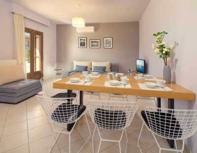 Holiday villas in Greece