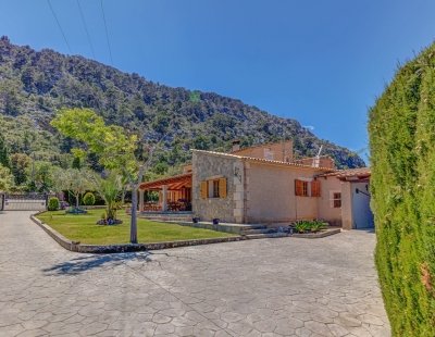 Book a villa in Mallorca