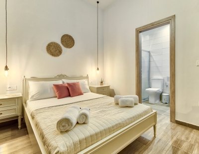 Holiday villas in Greece