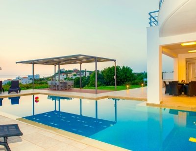 Book a villa in Greece