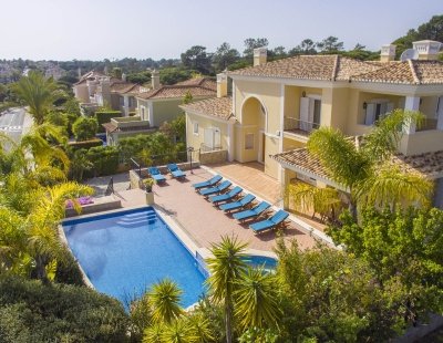 Villas in Almancil