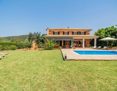 Book a villa holiday in Spain