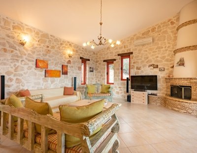 Holiday villas in Greece