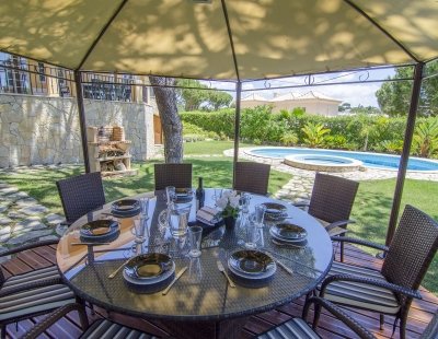 Book a villa in Quinta do Lago