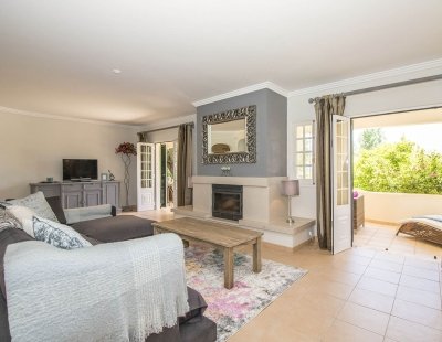 Villa in Almancil to rent