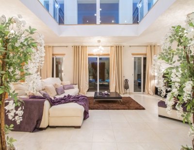 Villa holidays in Almancil