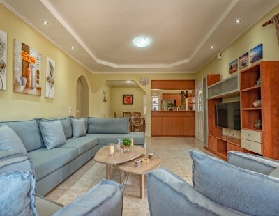 Book a villa holiday in Laganas