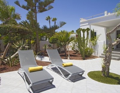 Book a villa holiday in Puerto Calero