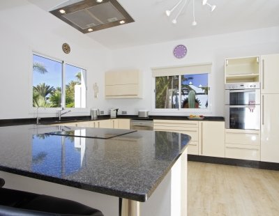 Holiday home in Puerto Calero villa booking