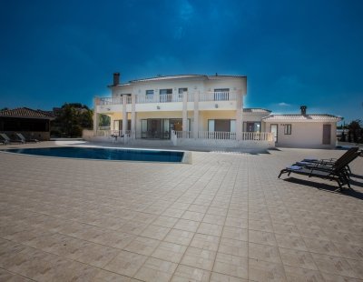 Villa rentals in Protaras
