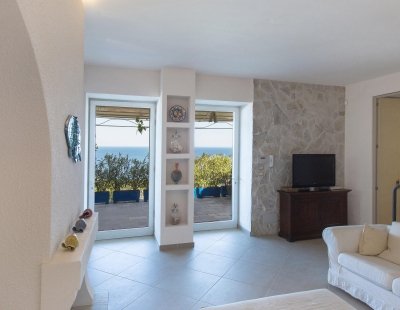 Book a villa in Castro