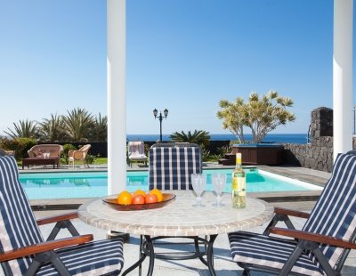 Holiday home in Puerto Calero villa booking