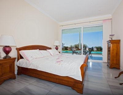 Book a villa in Puerto Calero