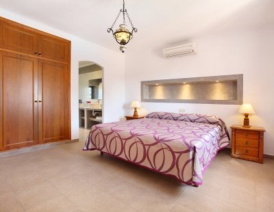 Book a villa in Spain