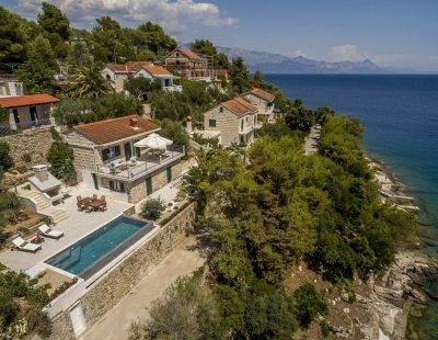 Villas in Brac