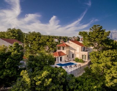 Villas in Brac