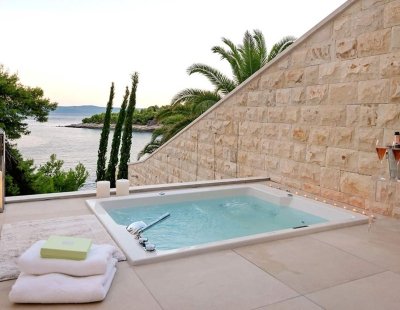 Book a villa holiday in Brac