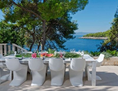 Book a villa in Brac