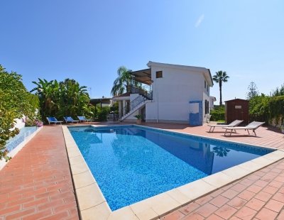 Book a villa holiday in Syracuse