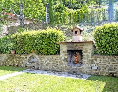Book a villa holiday in Arezzo