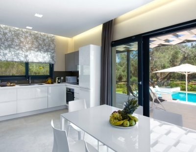 Villa holidays in Halikounas