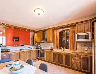 Villa in Keri to rent