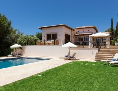 Villa holidays in Aphrodite Hills Resort