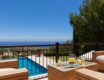 Holiday villas in Aphrodite Hills Resort