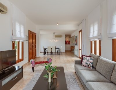 Holiday home in Cyprus villa booking