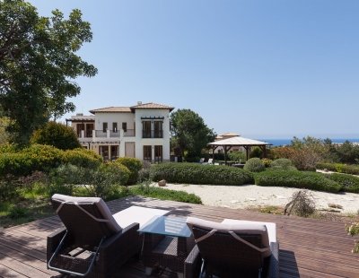 Book a villa holiday in Aphrodite Hills Resort