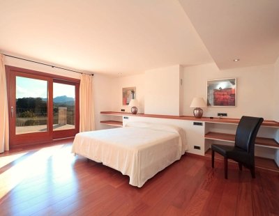Book a villa holiday in Pollensa