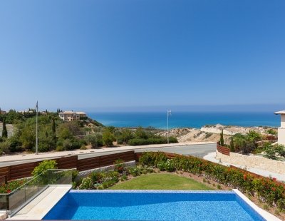Holiday villas in Aphrodite Hills Resort