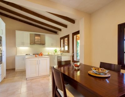 Book a villa holiday in Cala d'Or