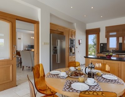 Villa holidays in Aphrodite Hills Resort