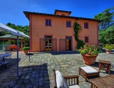 Book a villa holiday in Italy