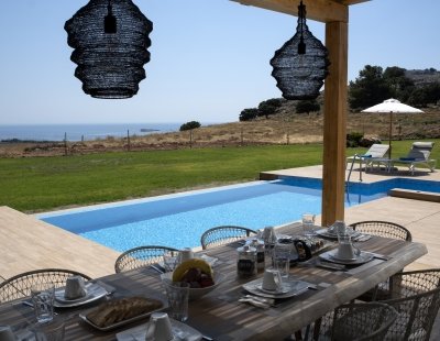 Villas in Pefkos