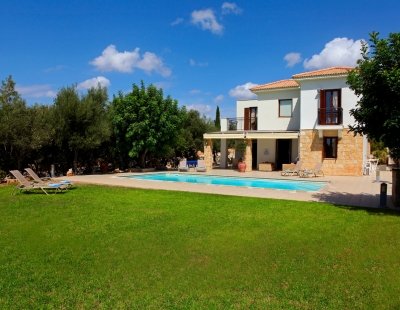 Villa rentals in Paphos