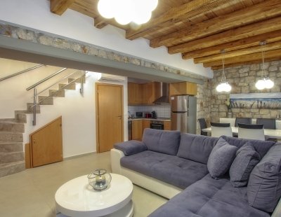 Book a villa in Pefkos