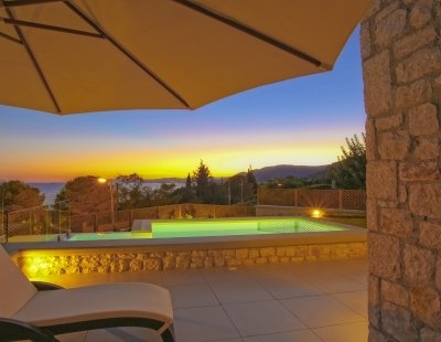 Holiday villas in Pefkos